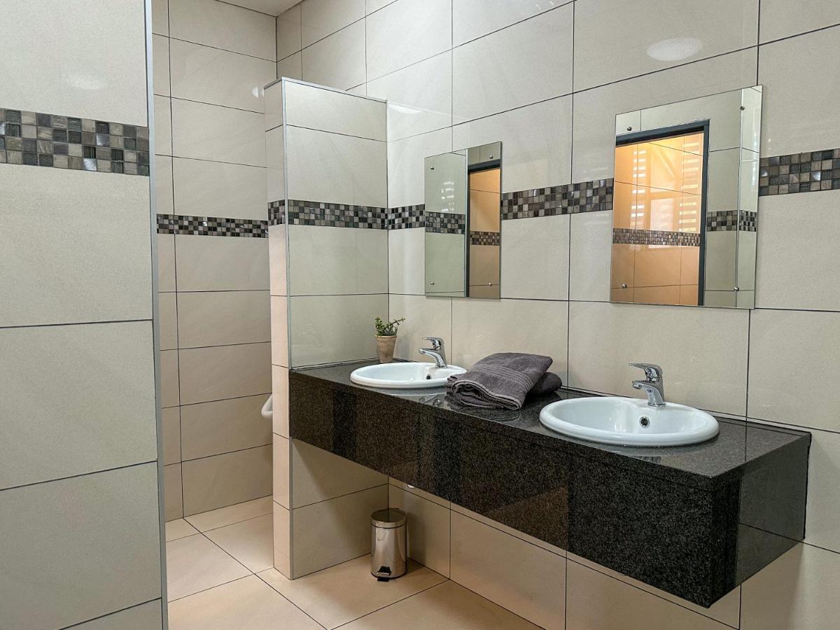ווינדהוק Tate Village מראה חיצוני תמונה